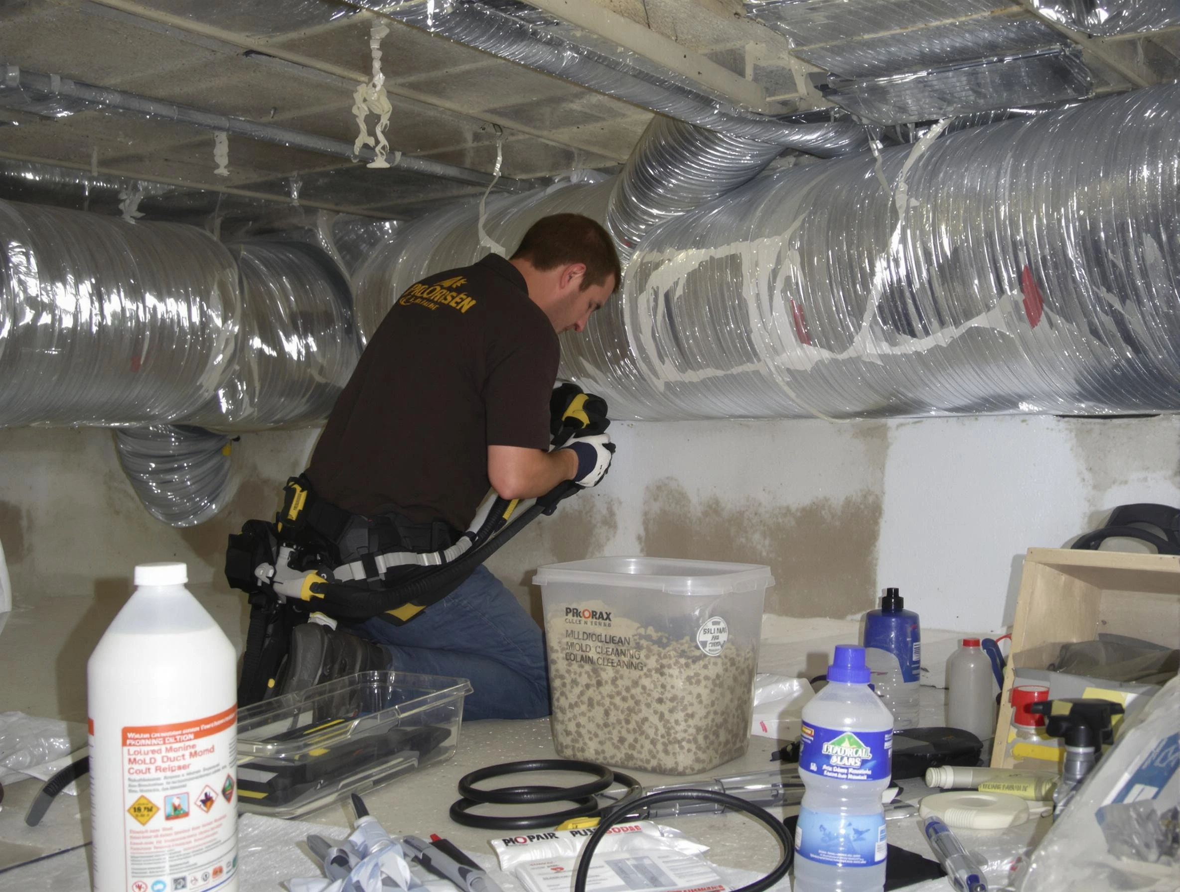 El Cerro Air Duct Cleaning specialist performing professional mold removal from air ducts in El Cerro